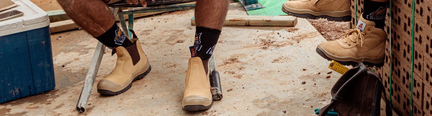 PREMIUM ELASTIC SIDED BOOT W/ SCUFF CAP 44050