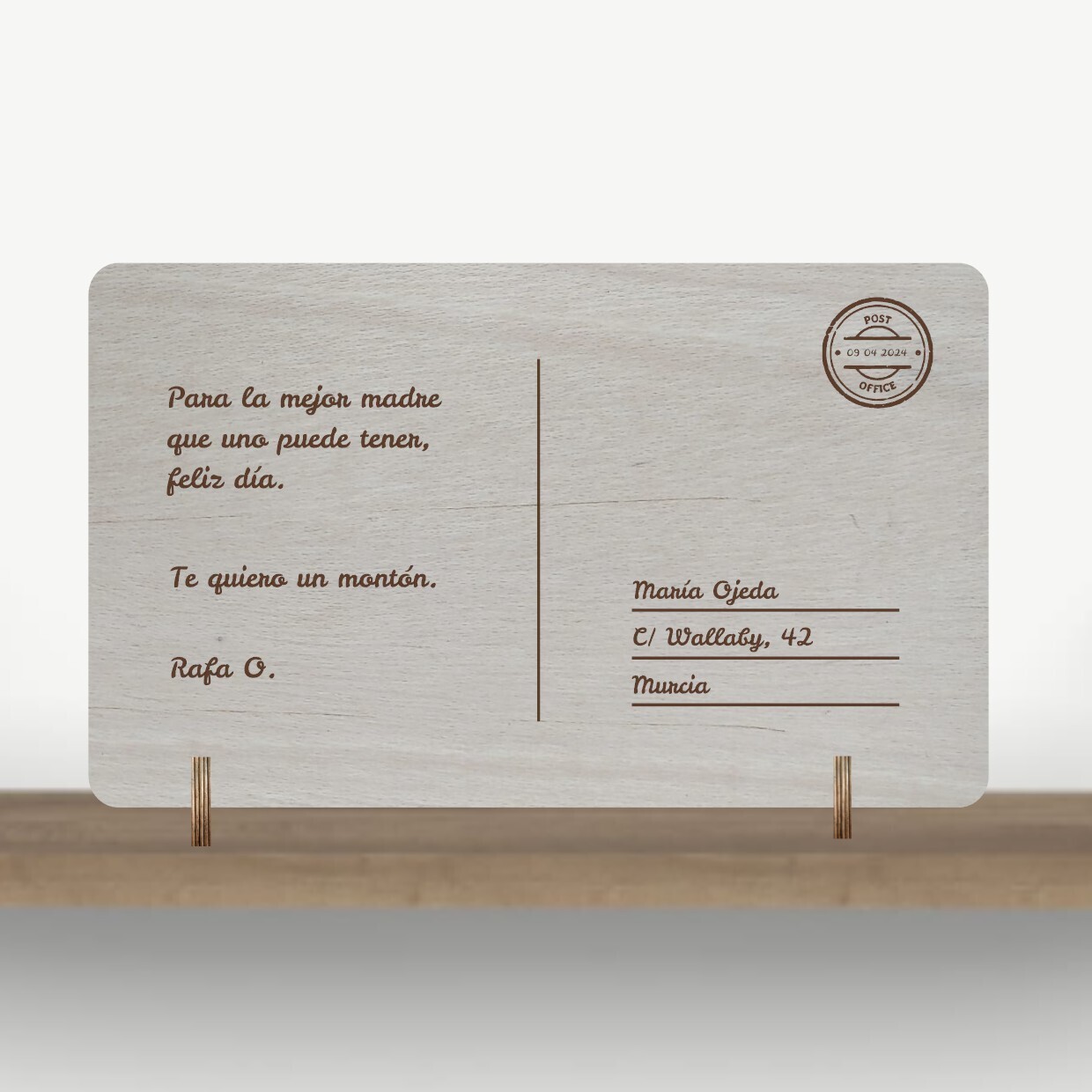 Postal de madera grabada