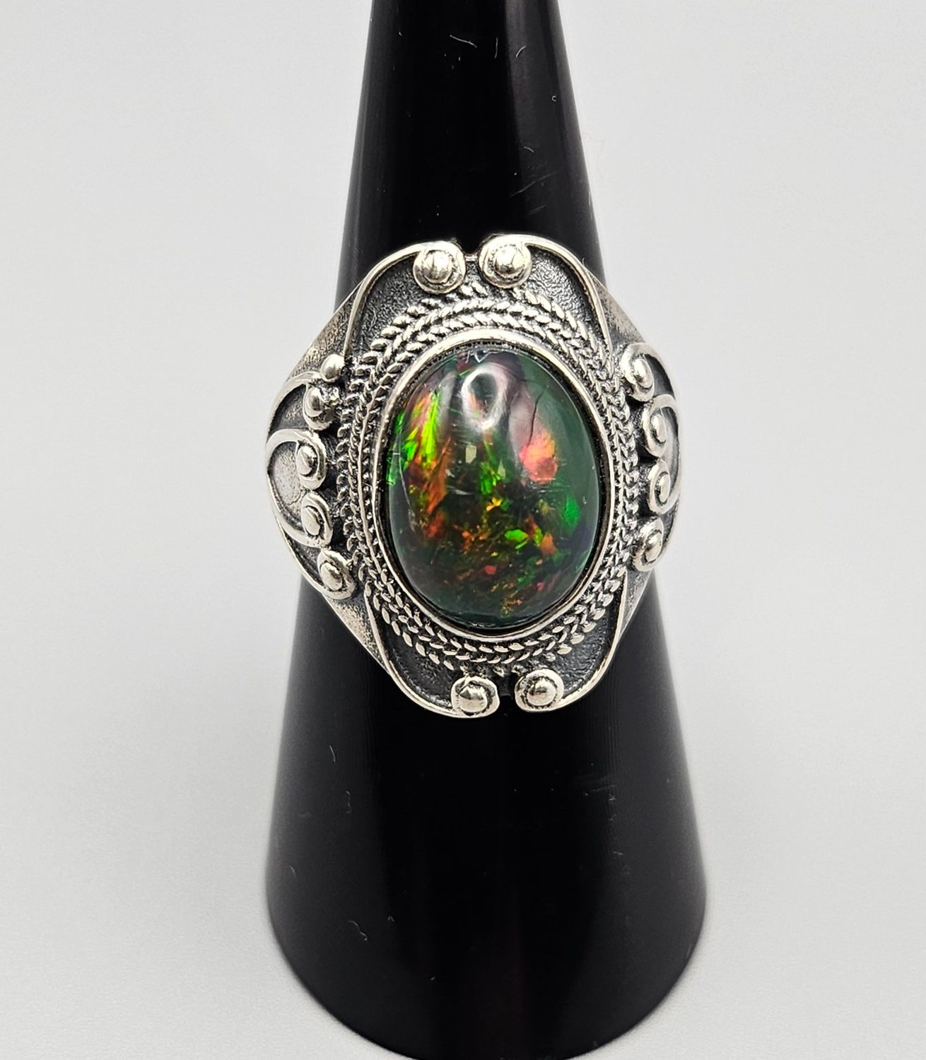 Anello con Opale