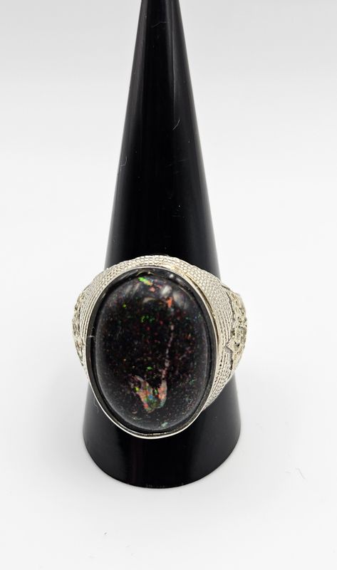 Anello con Opale