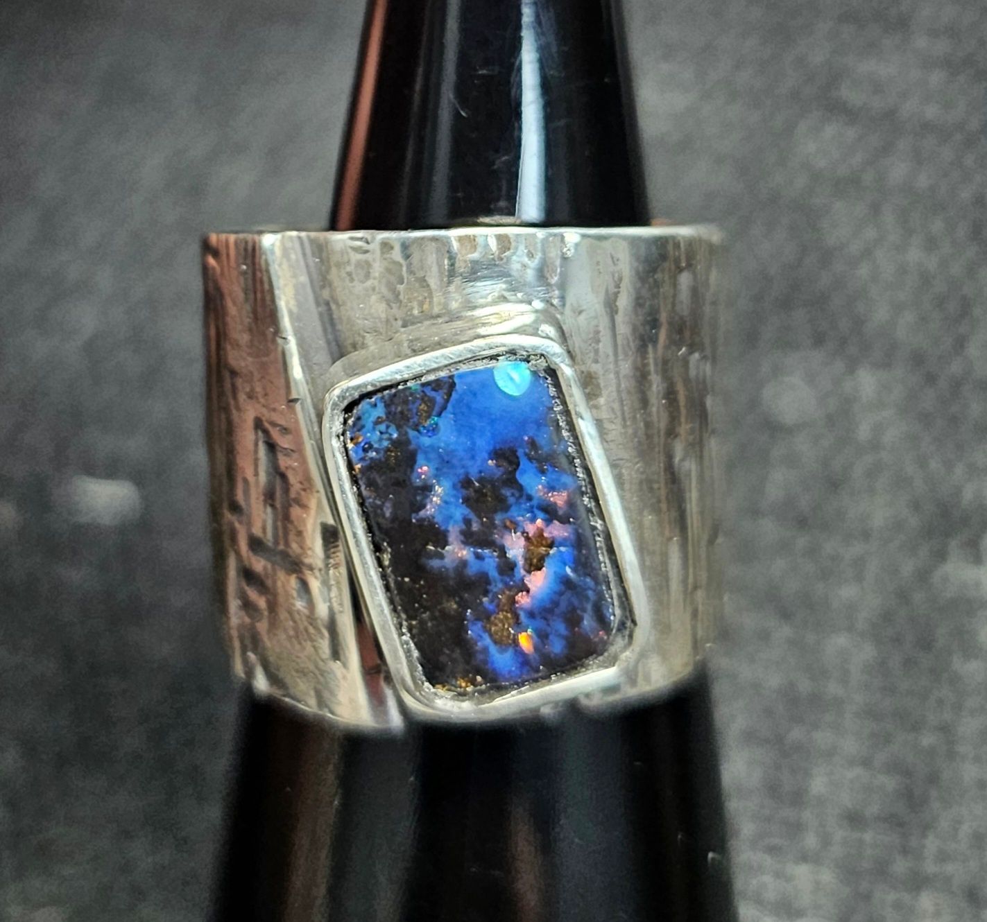 Anello con opale