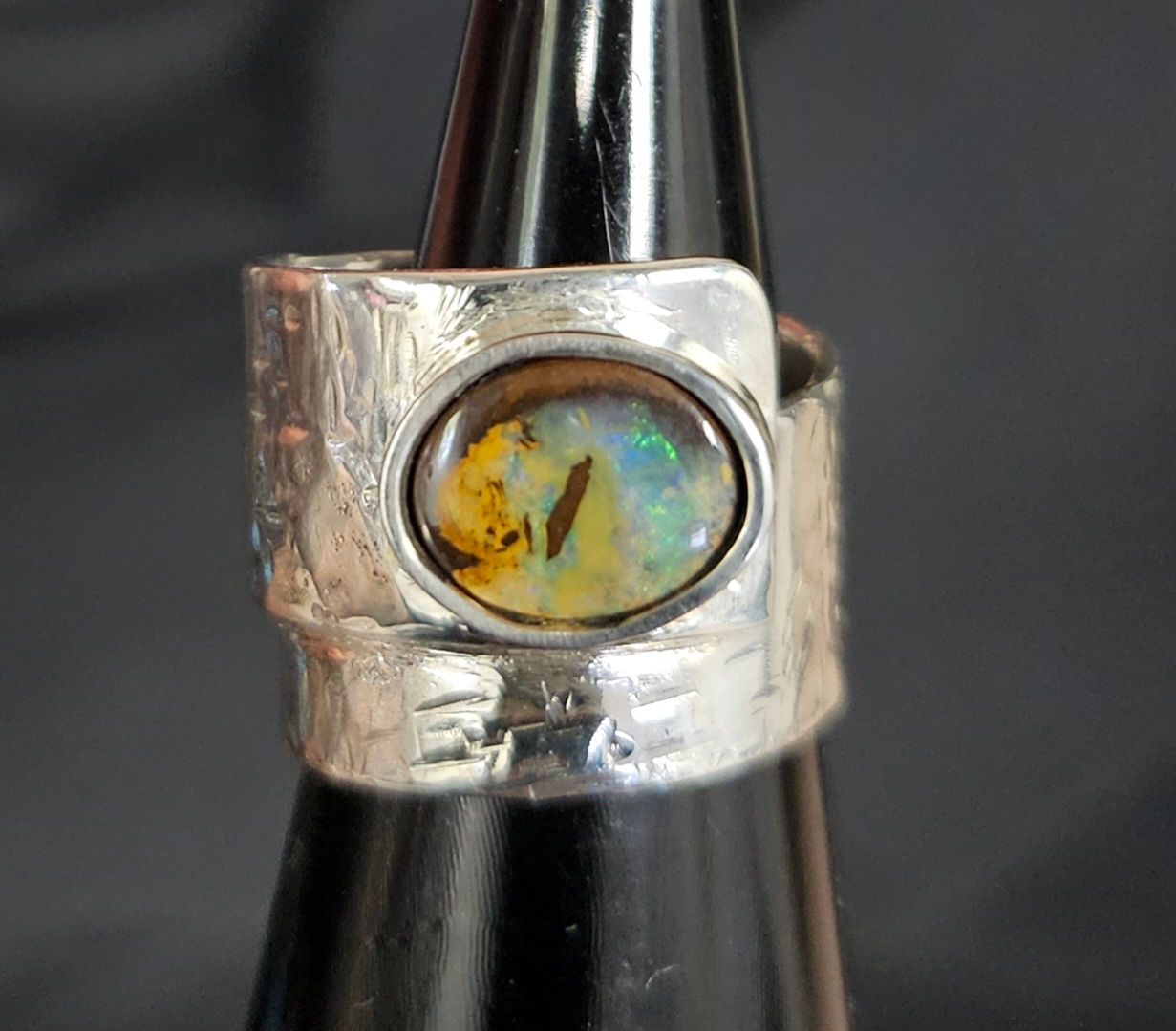 Anello con Opale