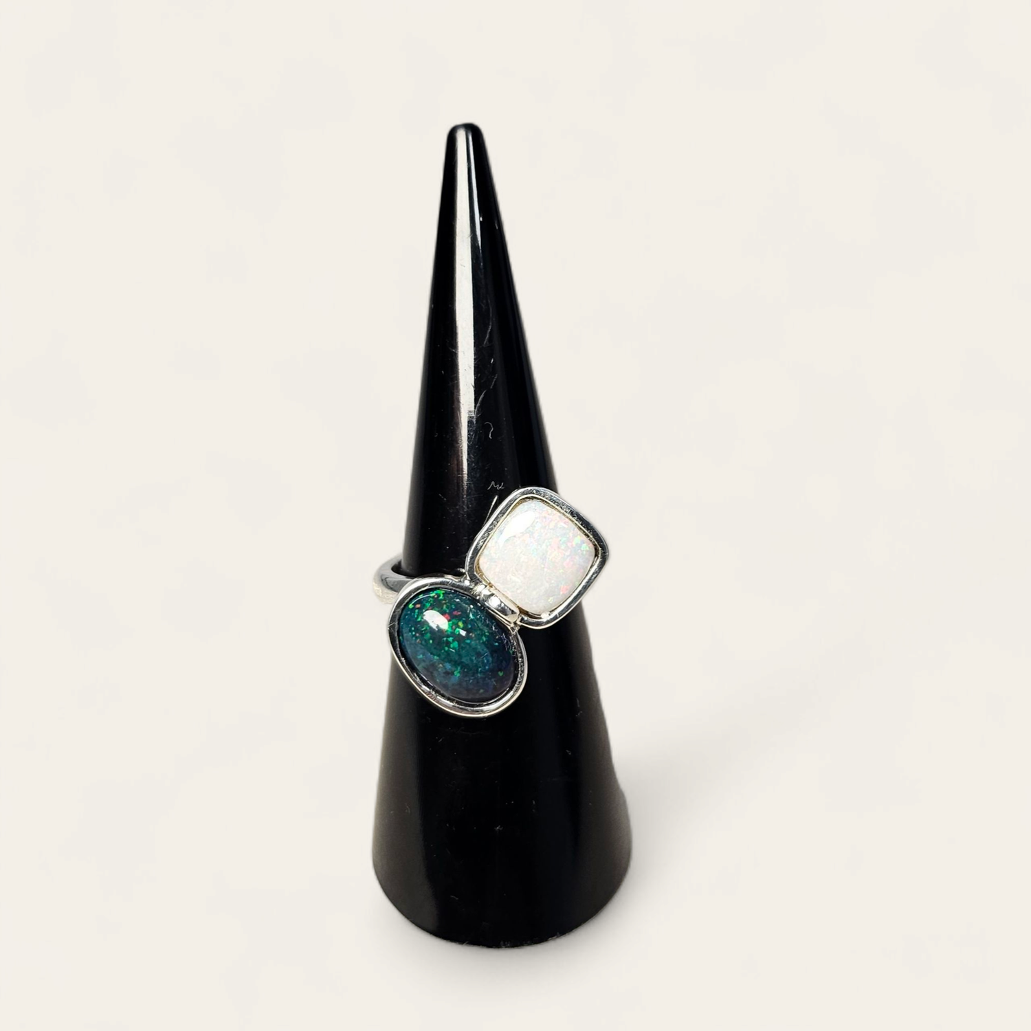 Anello con Opale