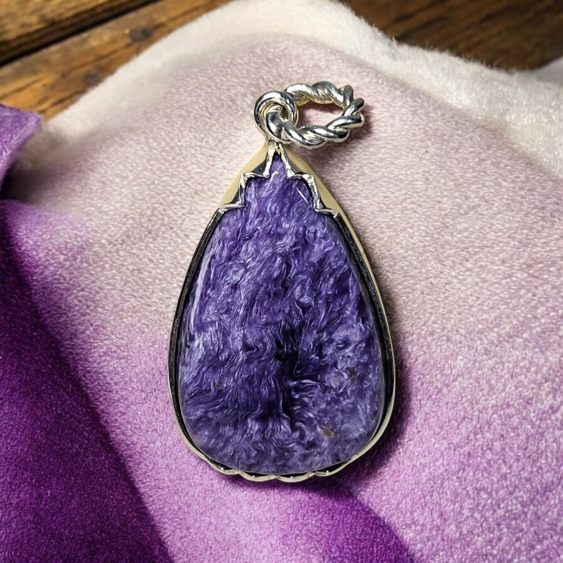 Ciondolo in Charoite