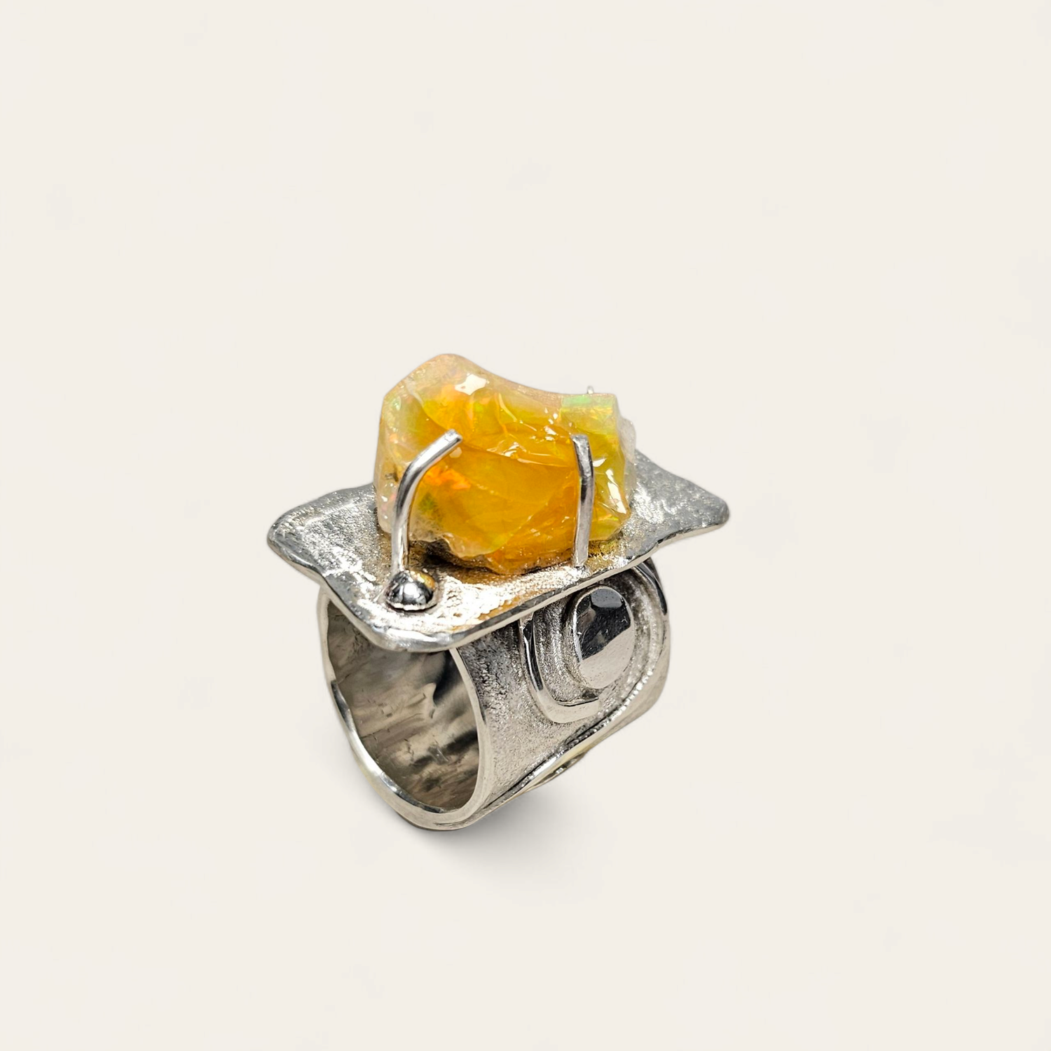 Anello con Opale