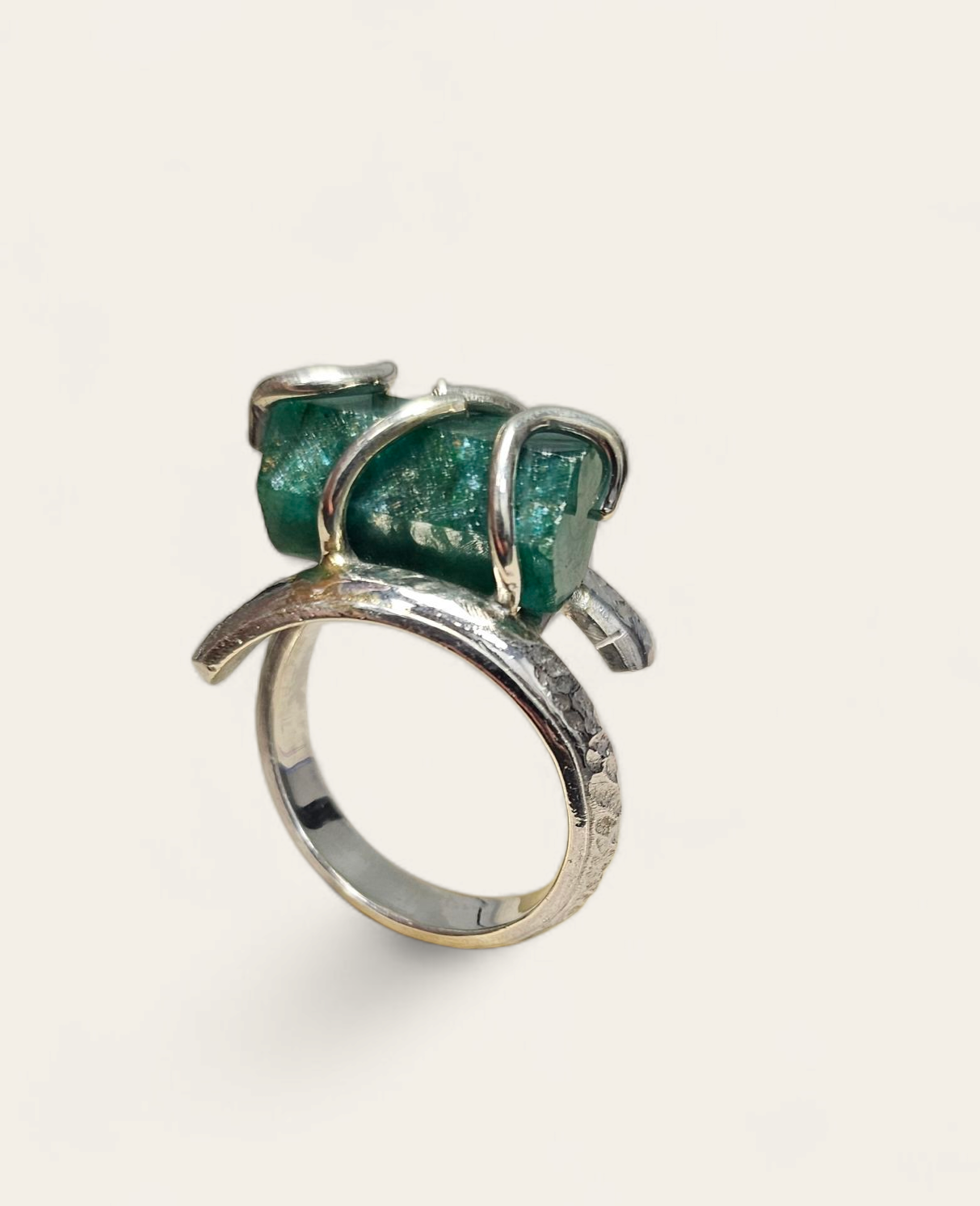 Anello con cristallo di Smeraldo