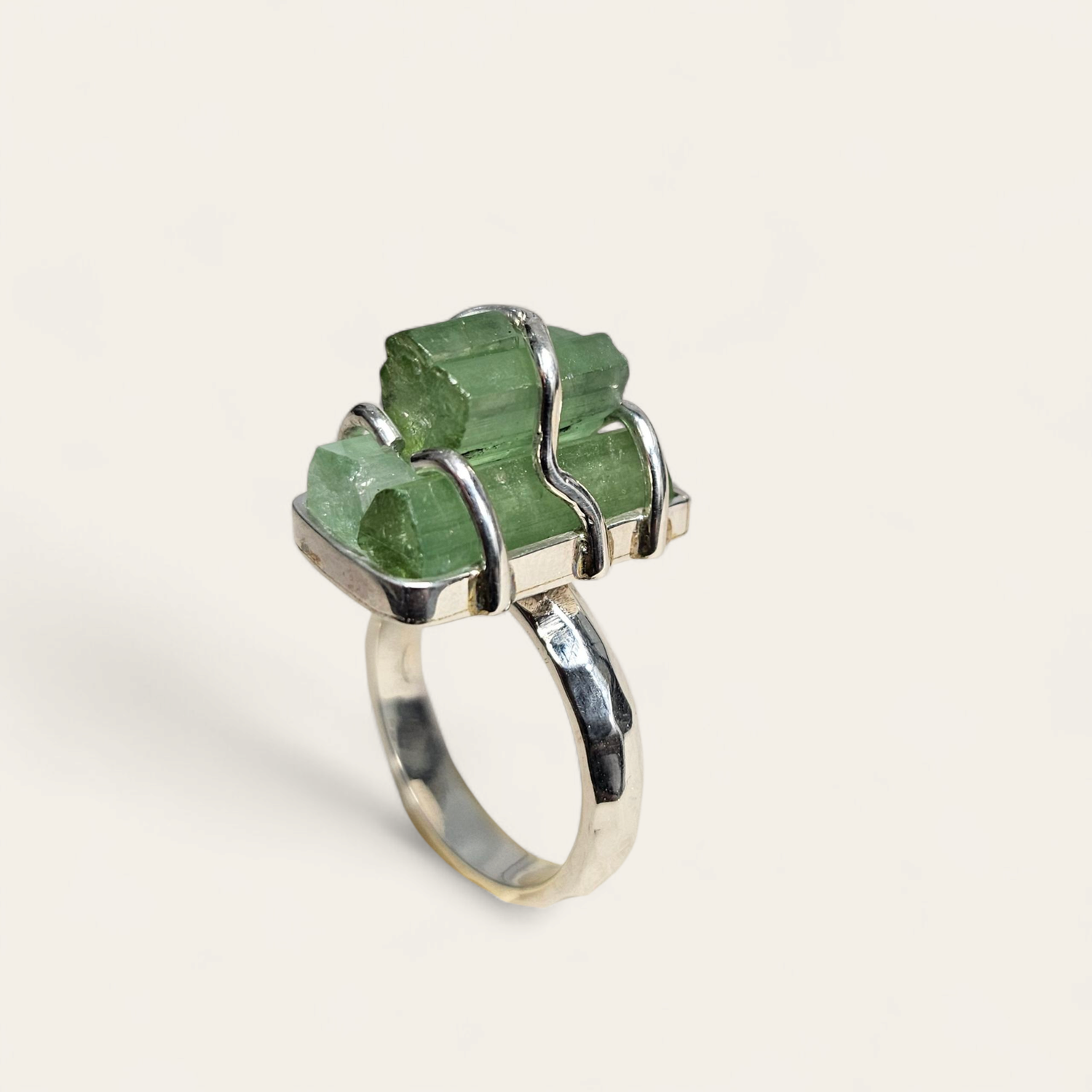 Anello con cristalli di Tormalina