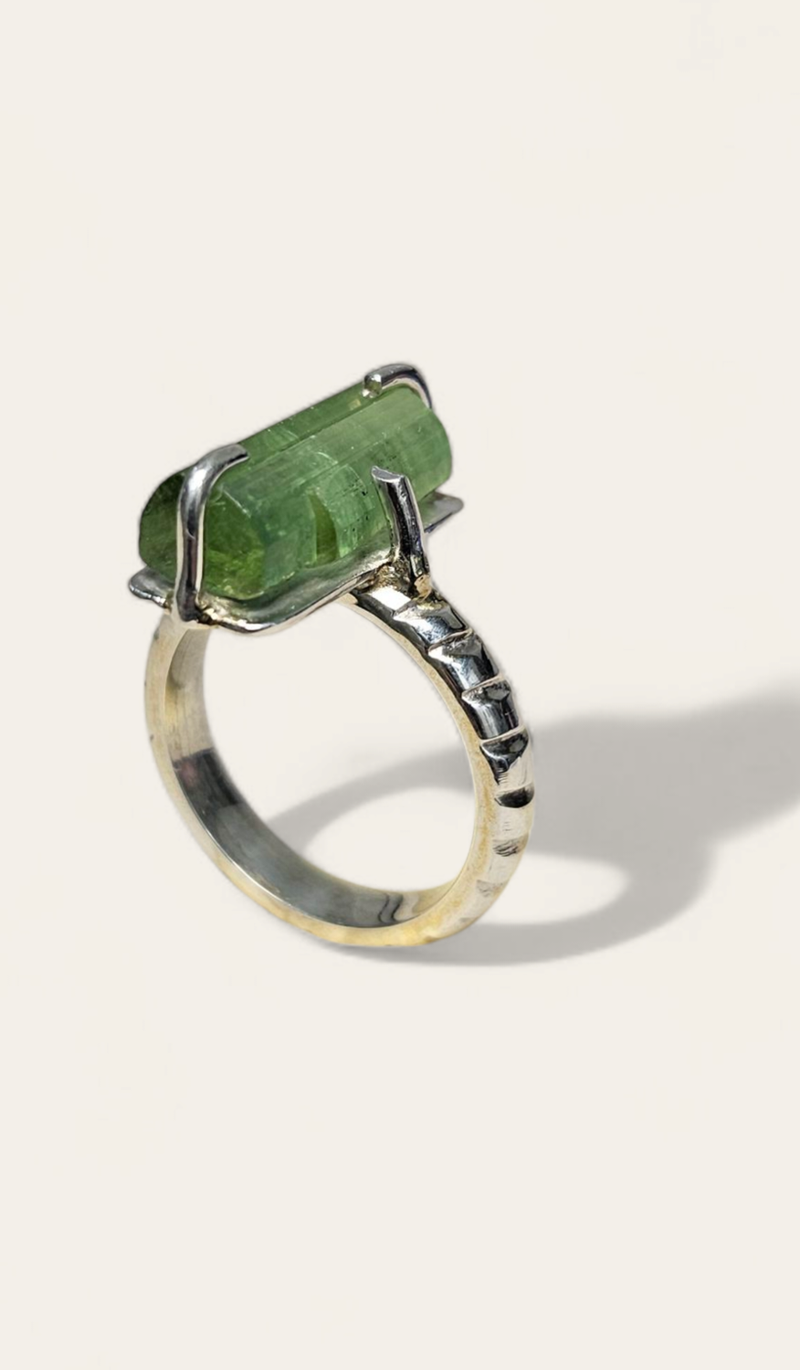 Anello con cristallo di Tormalina
