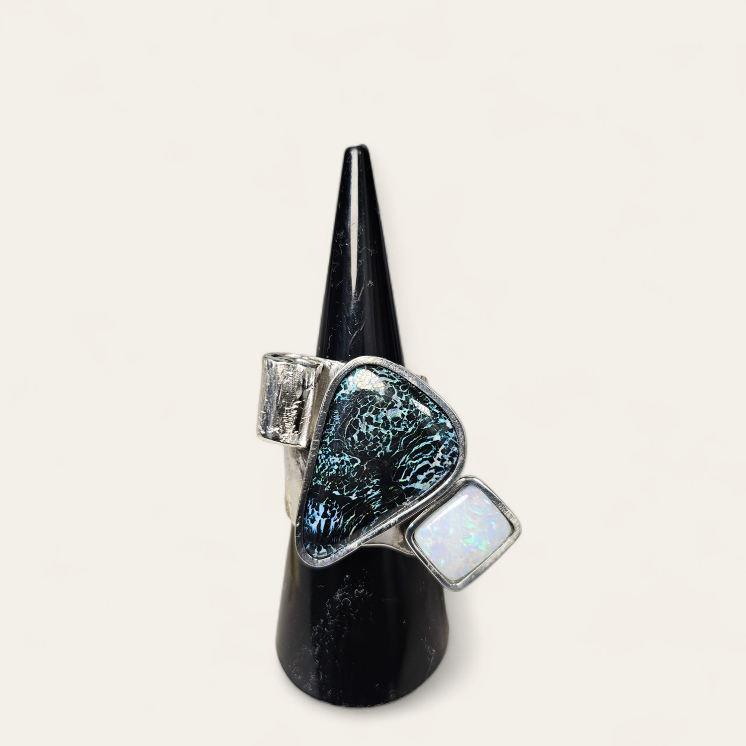 Anello con Opale