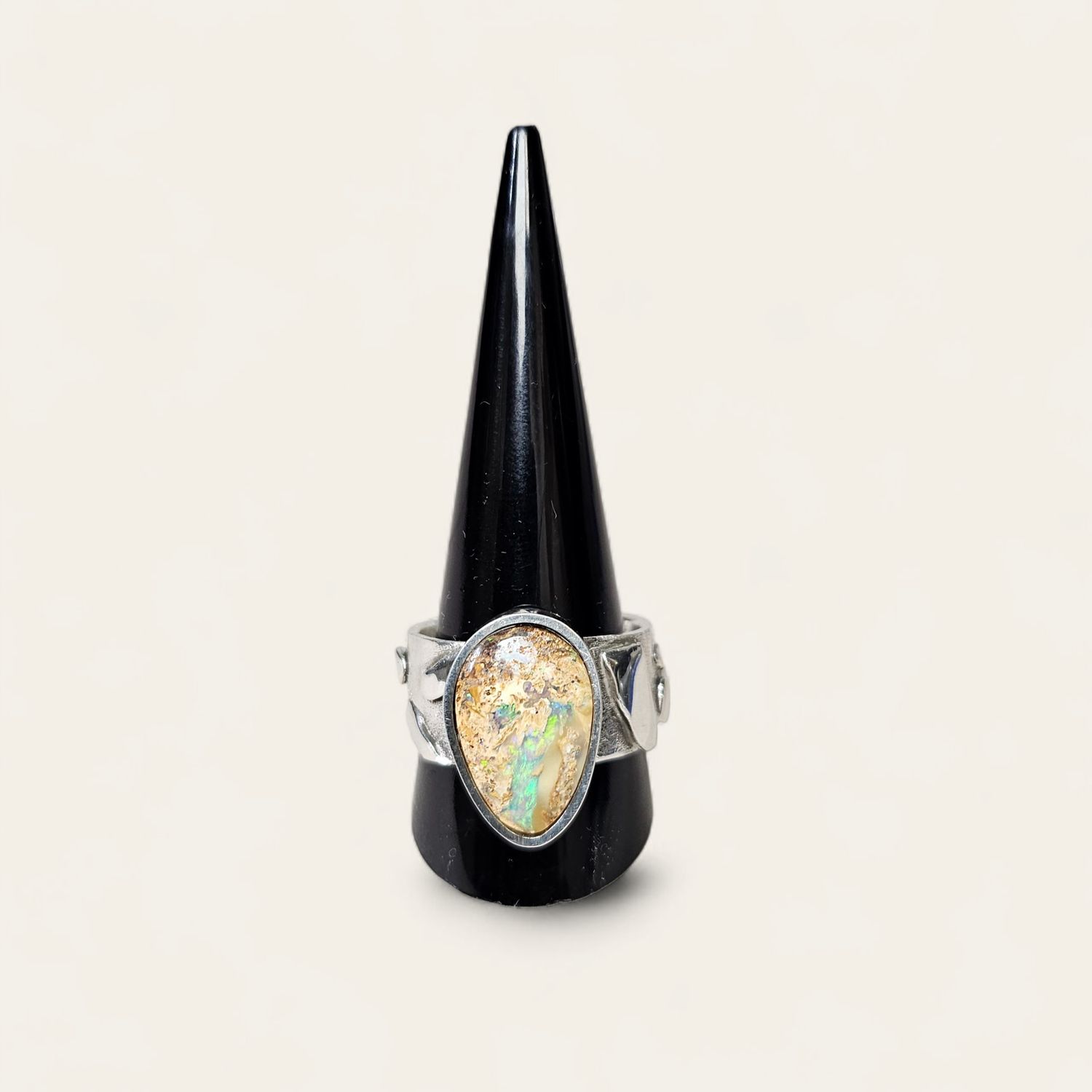 Anello con Opale