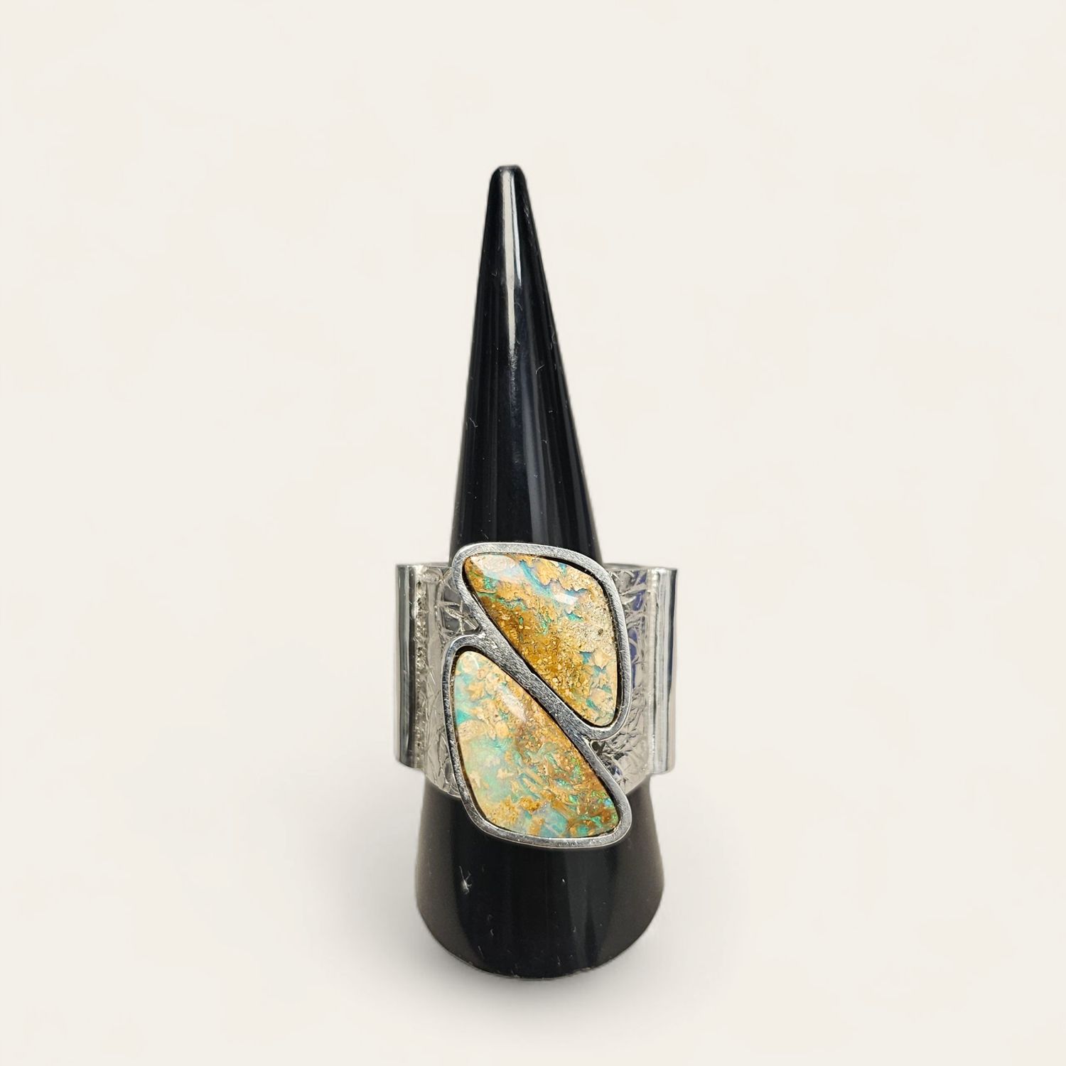 Anello con Opale