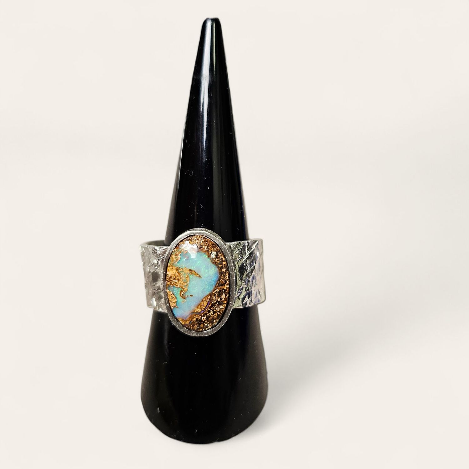 Anello con Opale