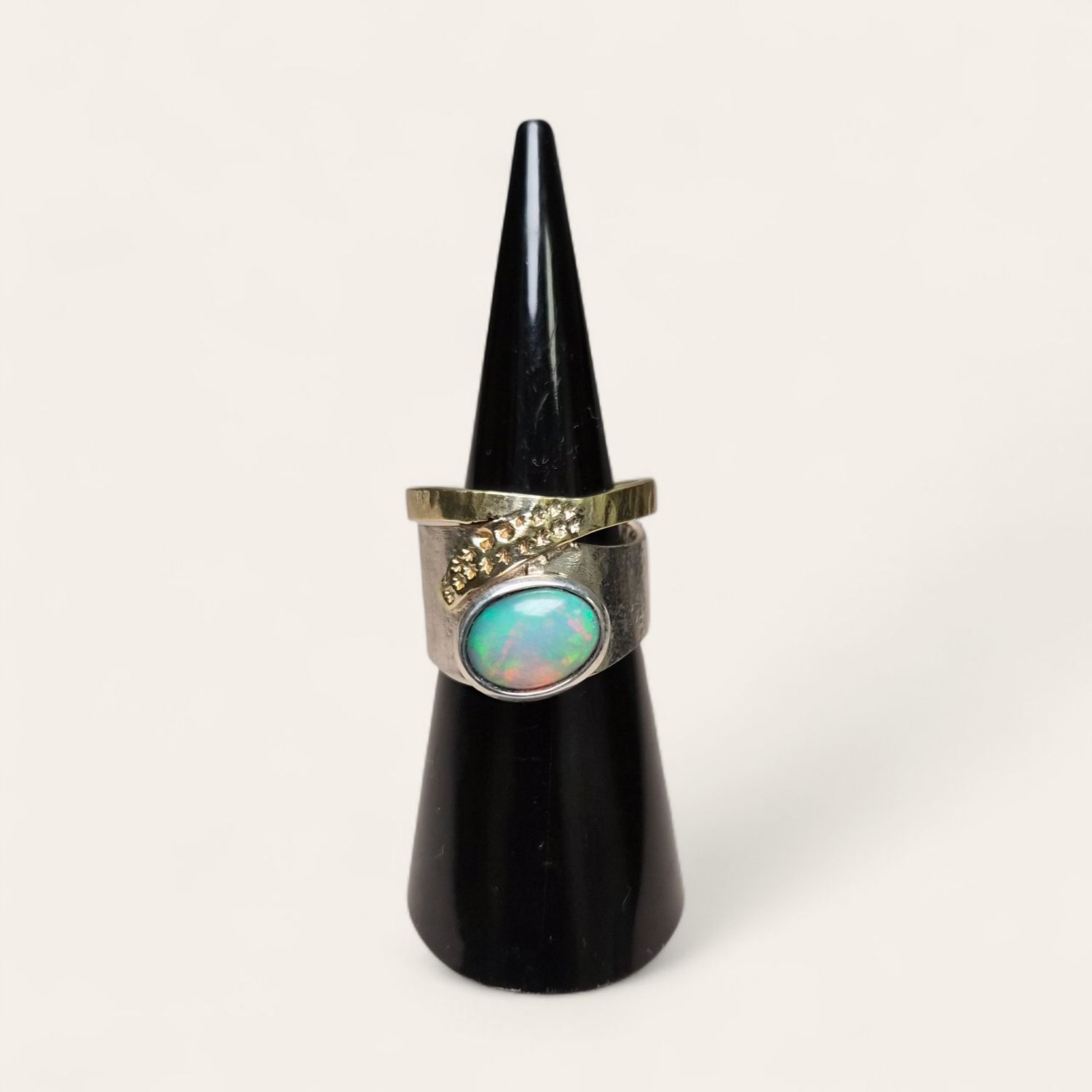 Anello con Opale
