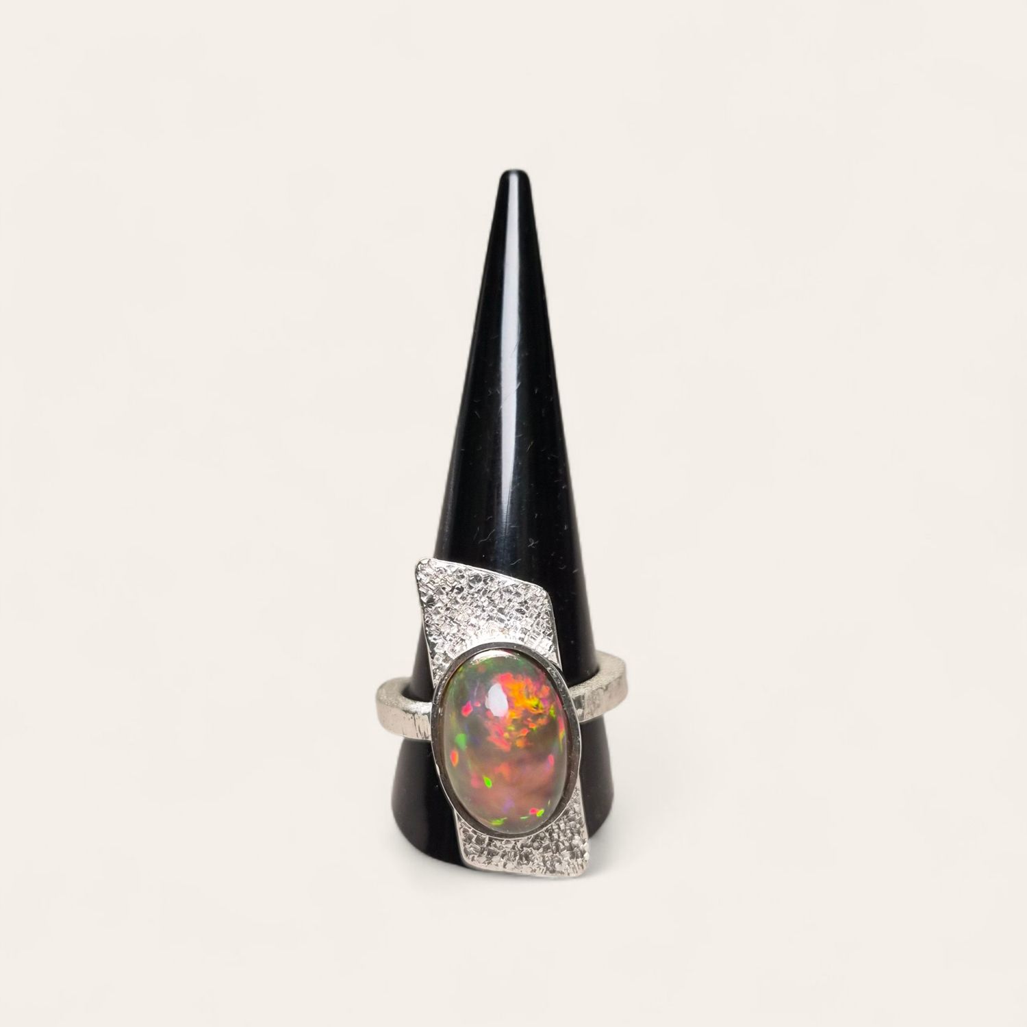 Anello con Opale