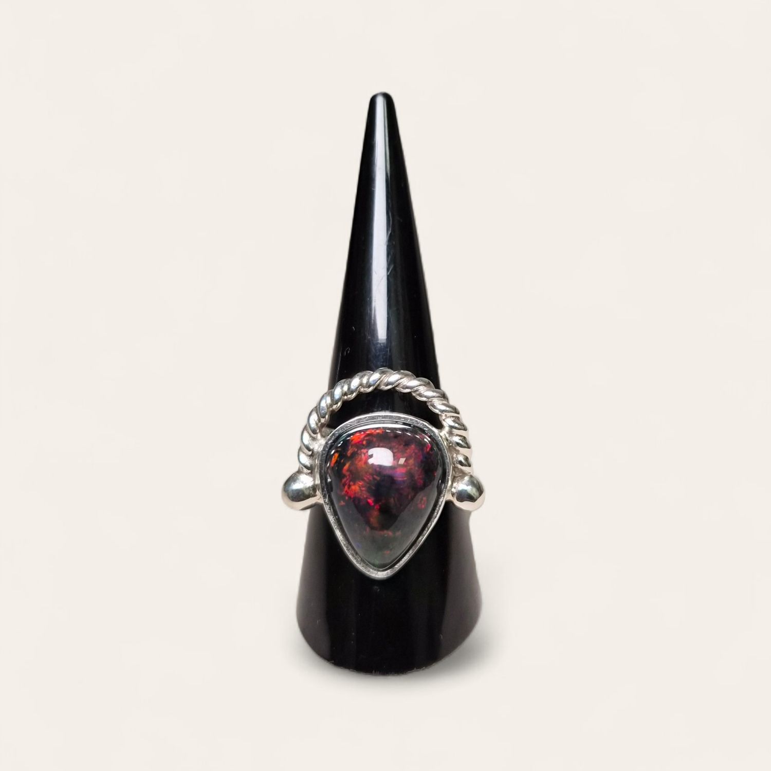 Anello con opale