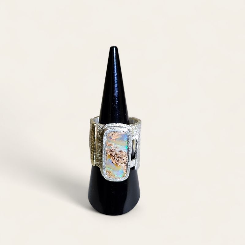 Anello con Opale