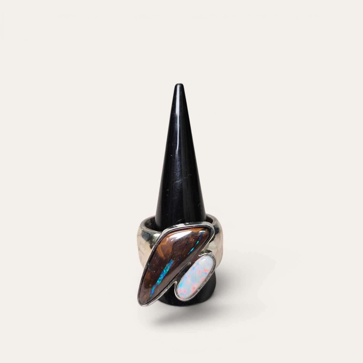 Anello con Opale
