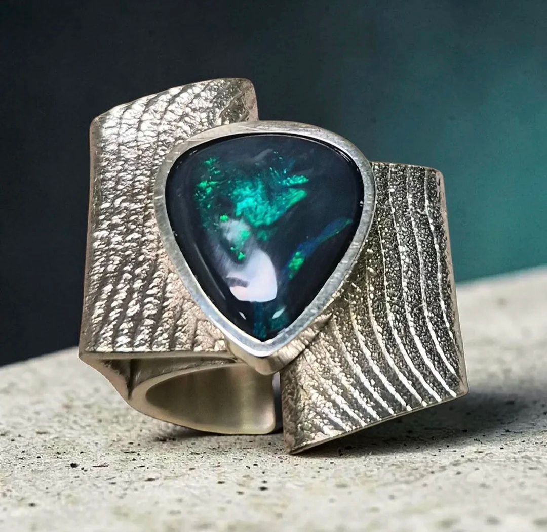 Anello con Opale Nero