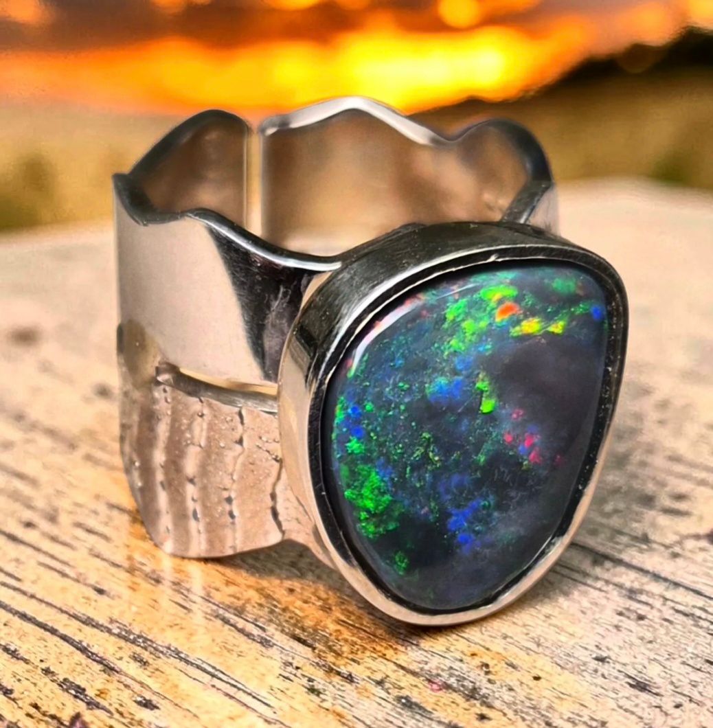 Anello con Opale Nero