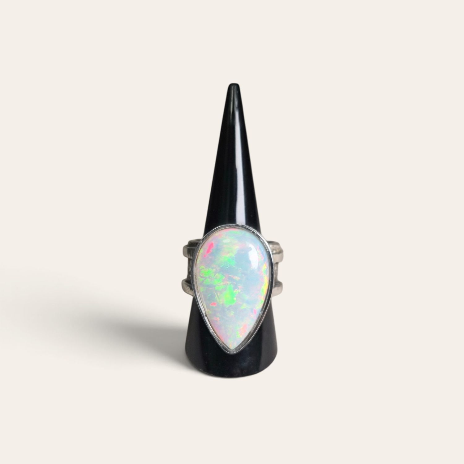 Anello con Opale