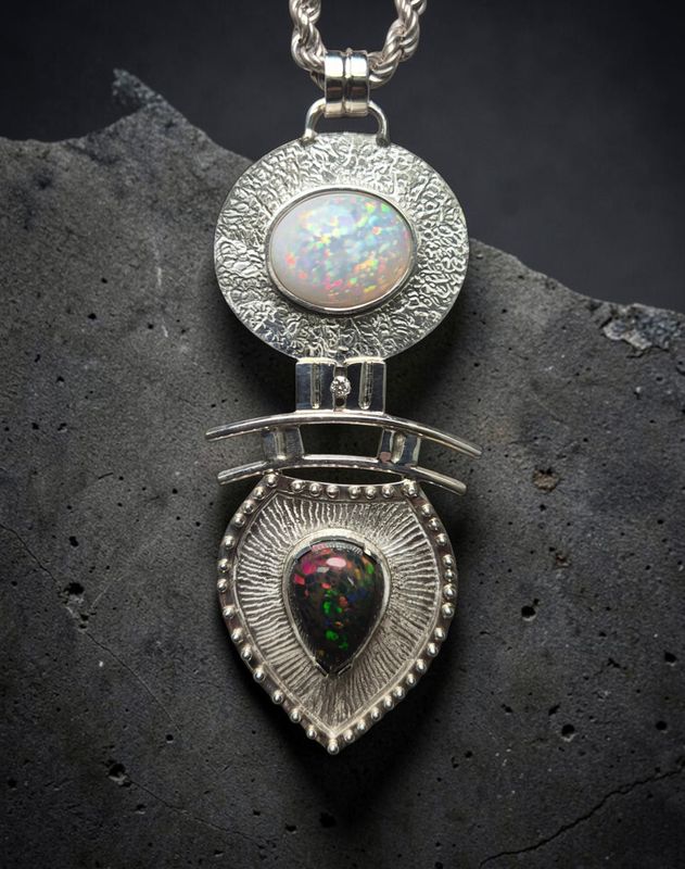 Ciondolo con Opale e Diamante