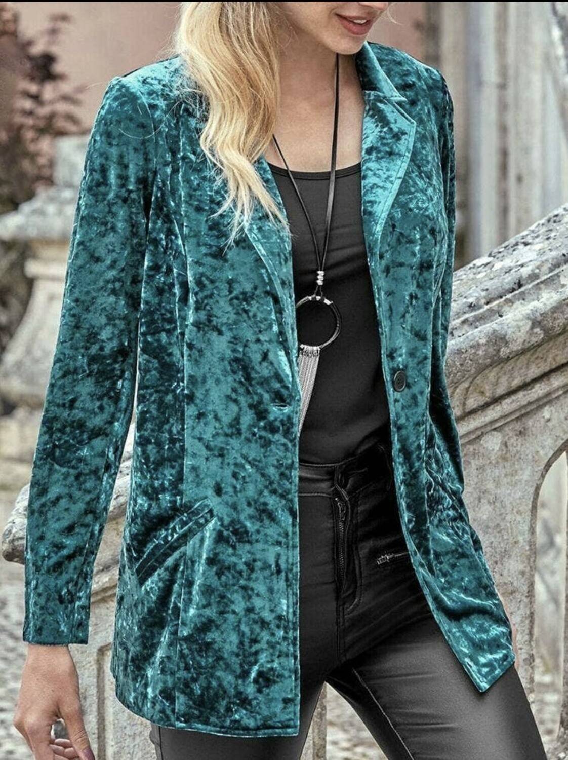 VELVET BLAZER