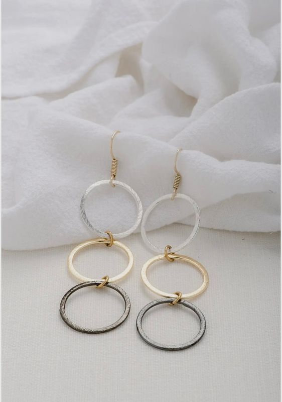 TRIPLE PLAY EARRINGS CLASSIC