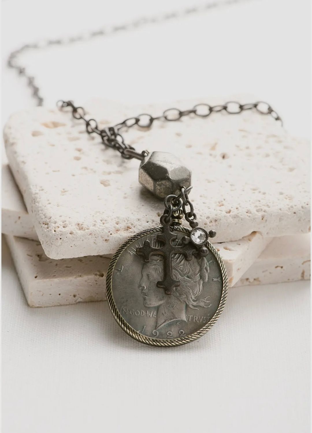 RELIC NECKLACE ANTIQUE BRONZE