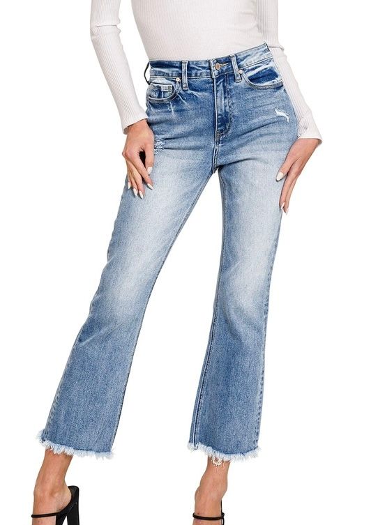 HI RISE STRAIGHT RAW HEM CROP DENIM