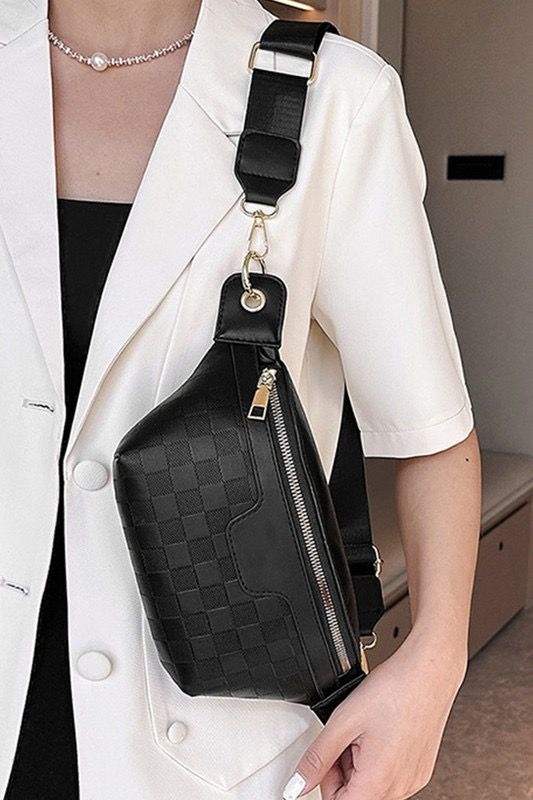 VEGAN LEATHER CHECKERED CROSSBODY BLK