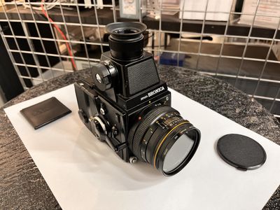 Bronica SQ-A + 80mm 2.8 + CDS Finder + 2x Tele Converter