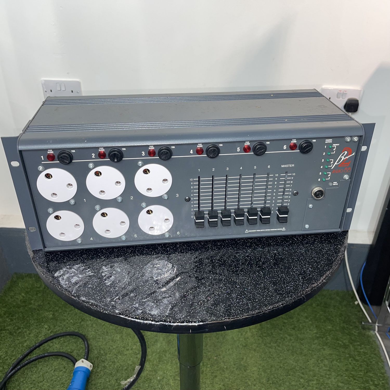 Zero 88 Betapack 2 Plus 6-channel Theatre Lighting Dimmer Console, no DMX