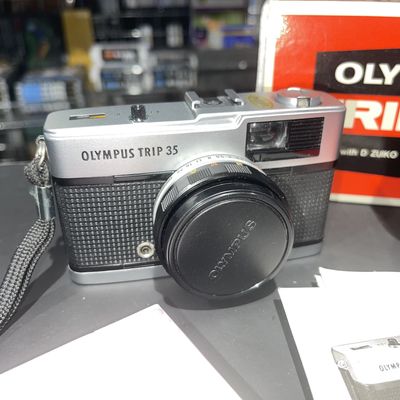 Olympus Trip 35, pristine, boxed complete