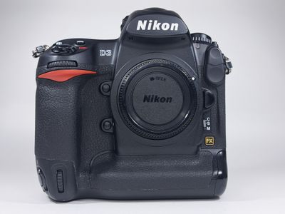 Nikon D3 Body, boxed complete, low shutter count