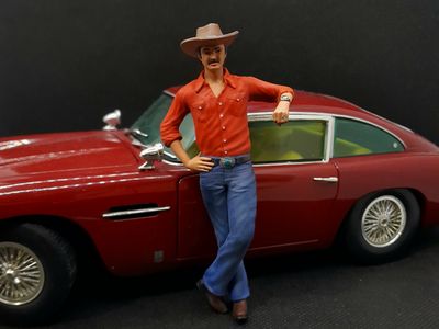 1/18 Burt Reynolds in Smokey and The Bandit (limited to 99 ex.)
