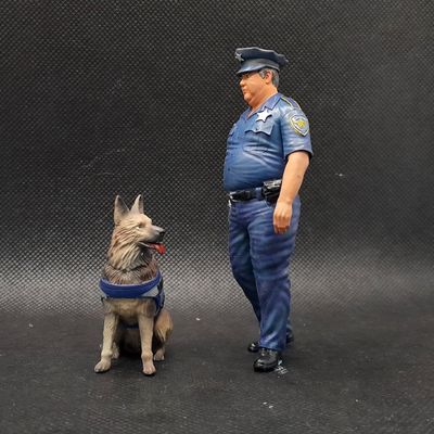 1/18 Overweight Police Officer with Patrol Dog - unlimited edition