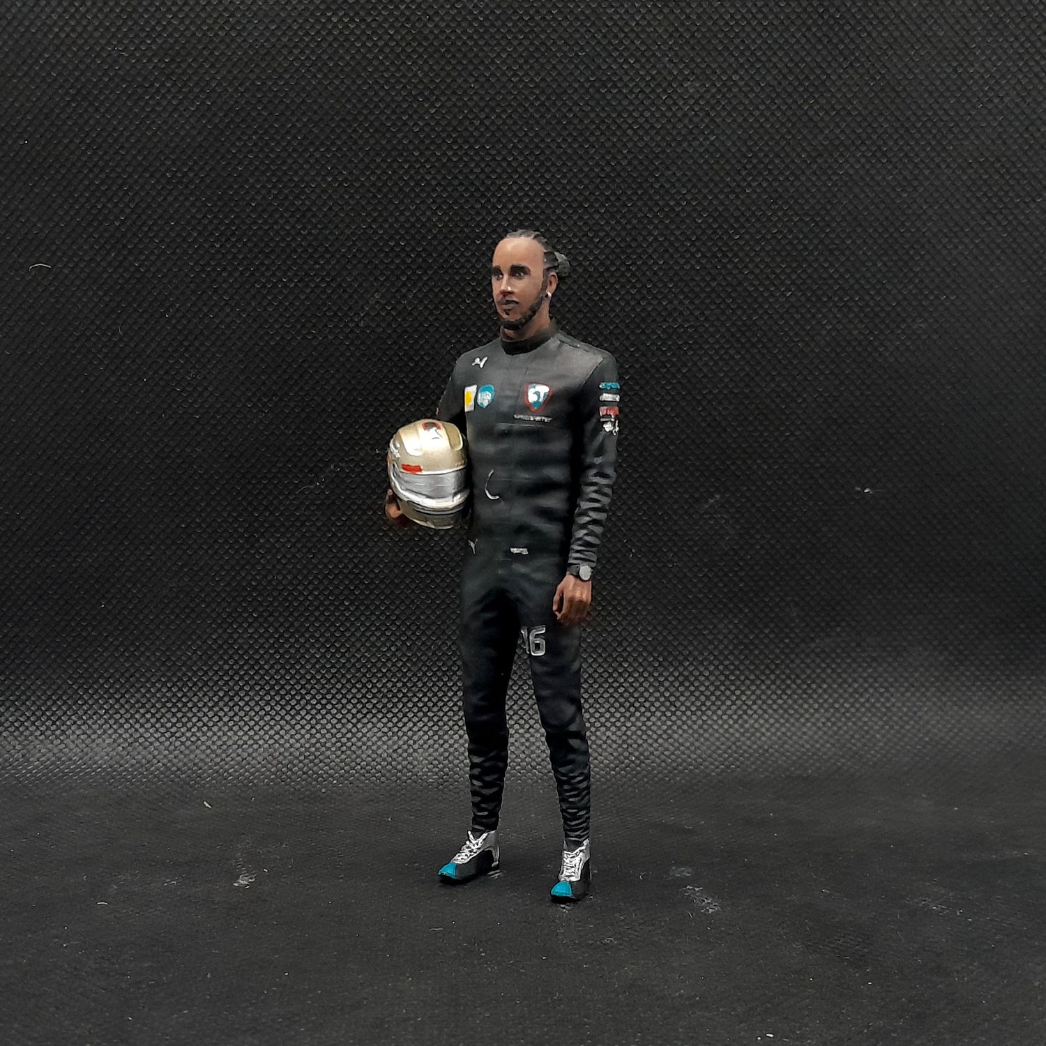 1/18 Lewis Hamilton with Black racing suit - limited edition