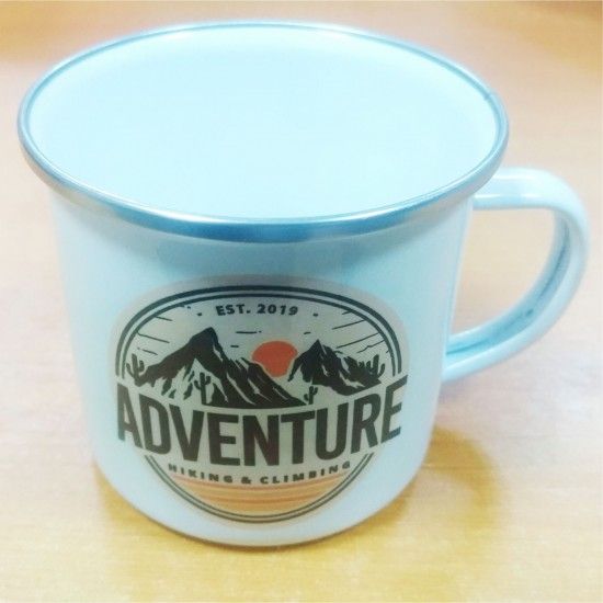 Caneca Esmalte branca com cx.