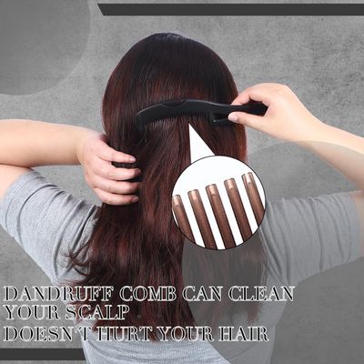 Scalp cleaning comb