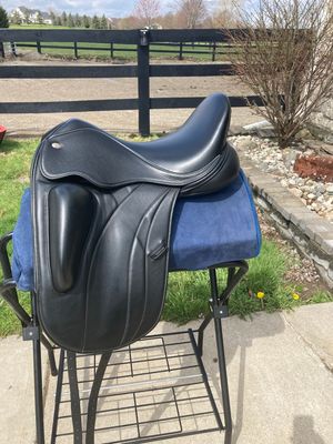 FairFax Custom Design Dressage Saddle 17”