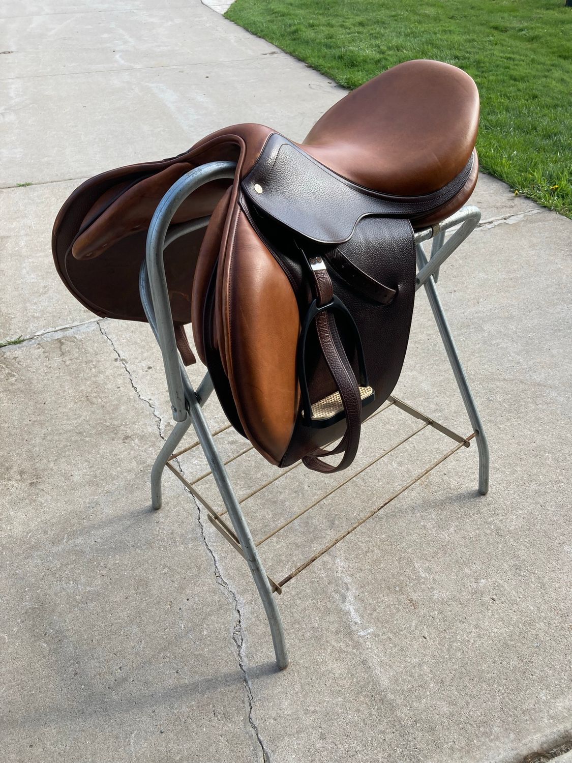 “PJ” Pierre Jolicoeur Close Contact 19” Saddle