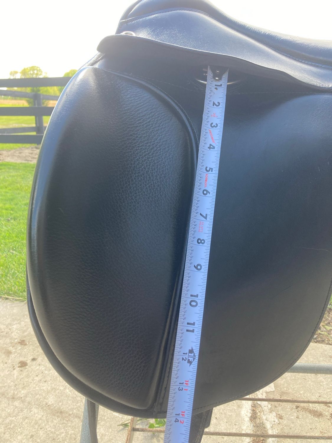 DP Dressage Saddle- Startrekk
