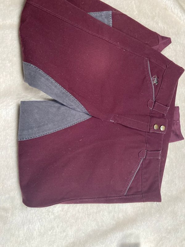 Smart Pak Piper Size 28 Breeches- Suede Seat- Wine