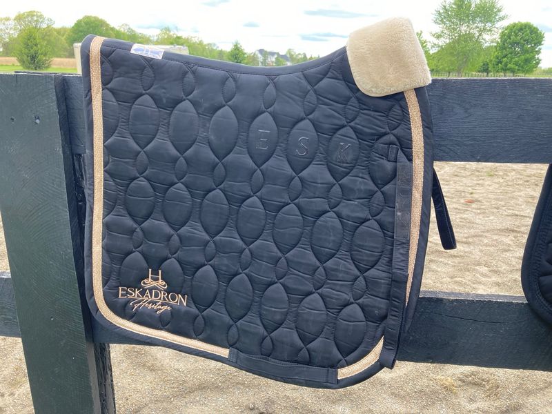 Eskadron Dressage Pad Full With Merrino Wool Wither Cushion