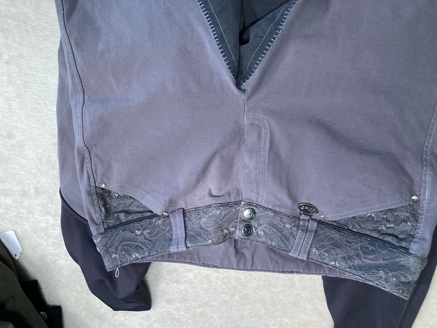 USG lace Top Breeches Size 32