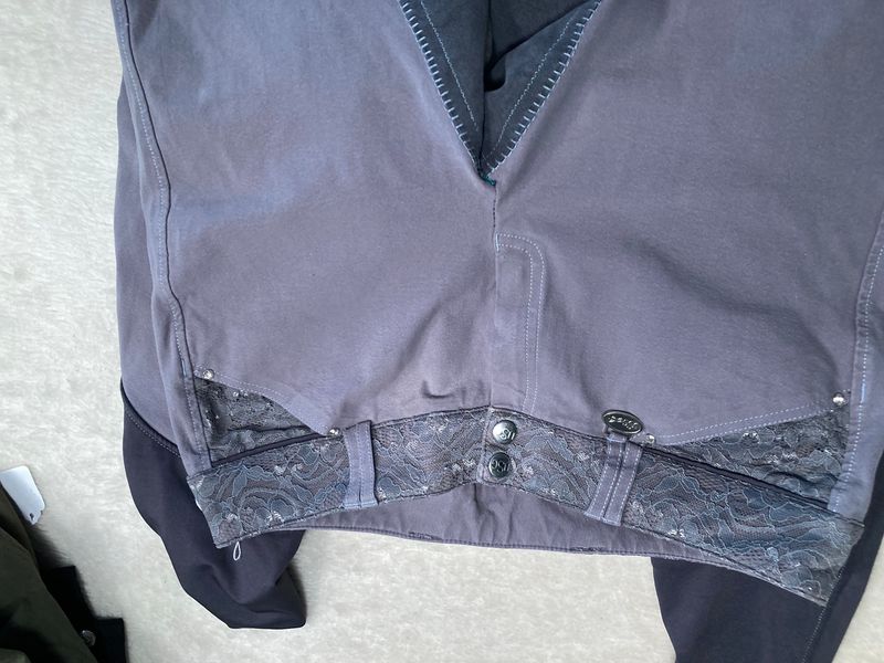 USG lace Top Breeches Size 32