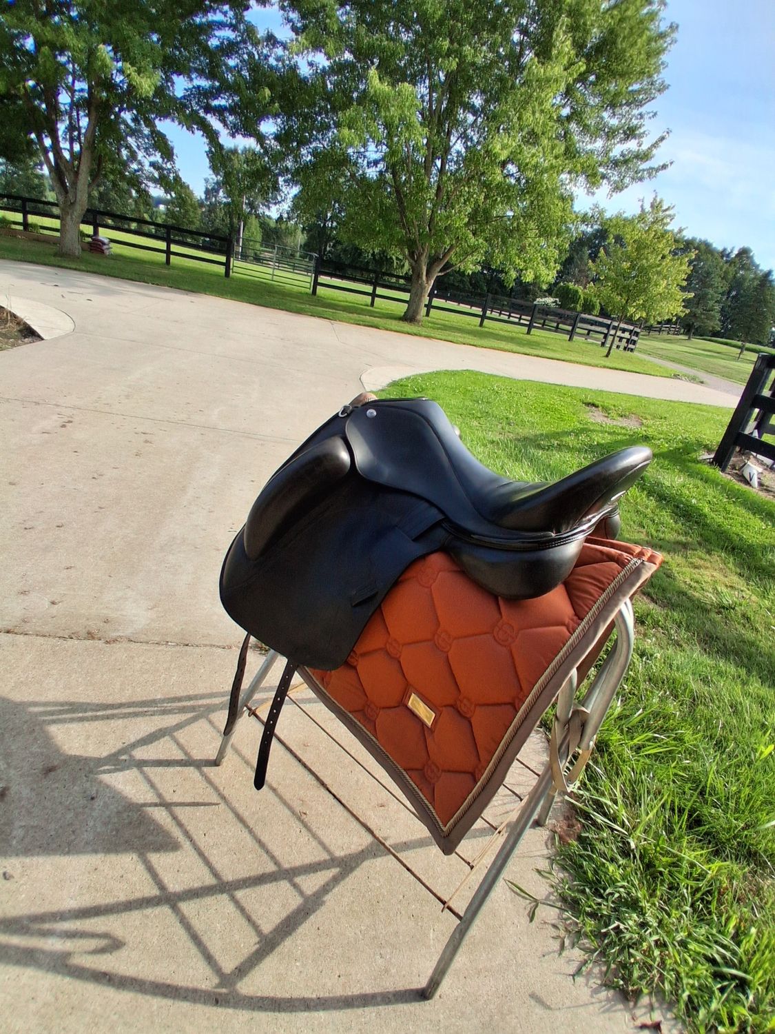 18&quot; Patrick saddlery *Leggero* wide dressage saddle