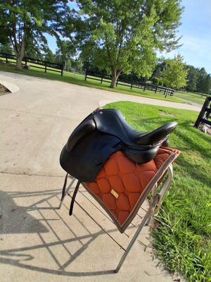 18" Patrick Saddlery *Leggero* Wide Dressage Saddle