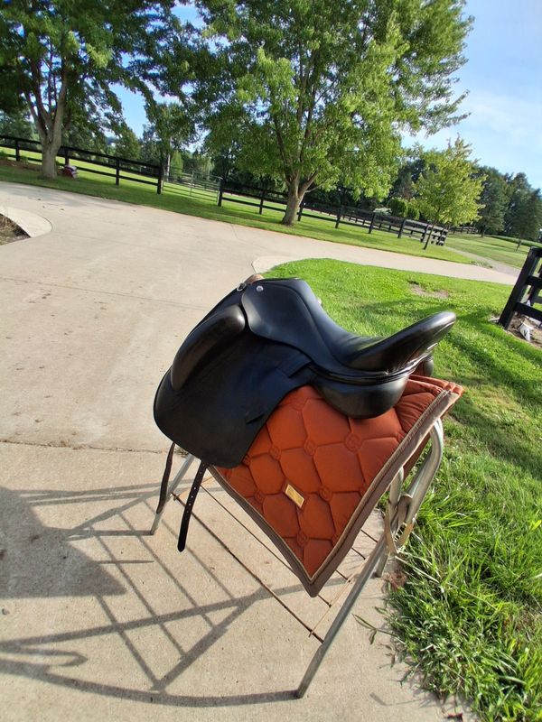 18&quot; Patrick saddlery *Leggero* wide dressage saddle