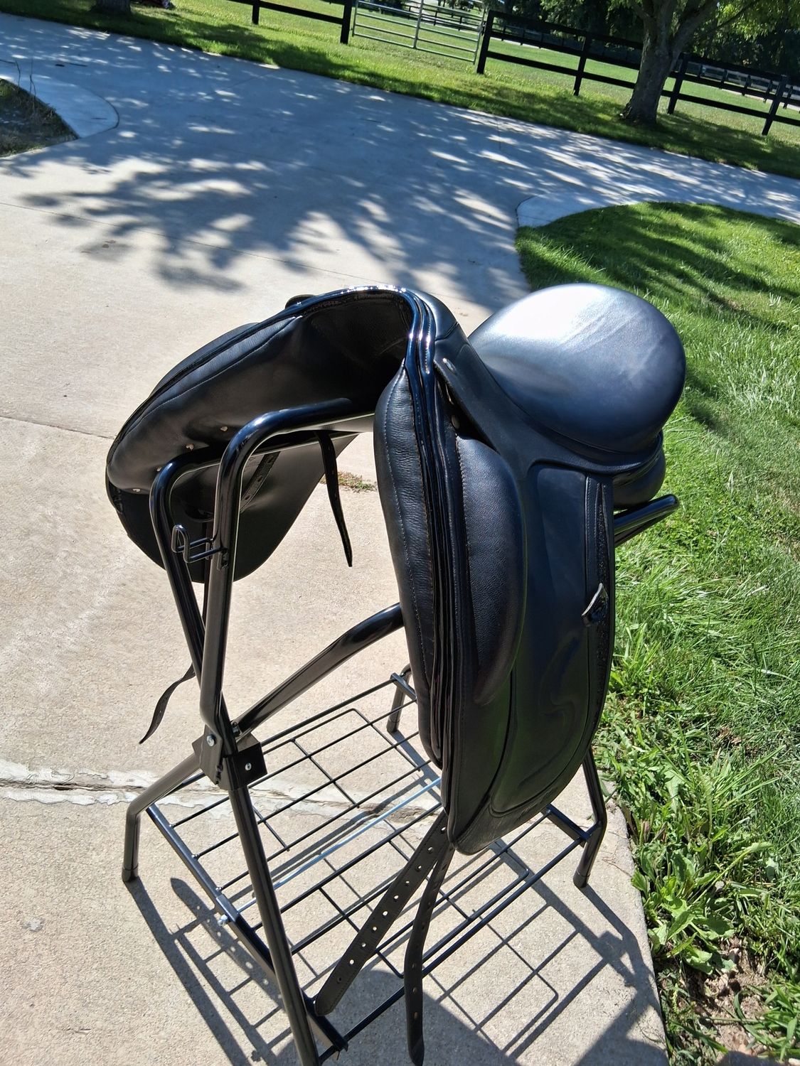 18 in Adam Ellis Sierrena wide dressage saddle